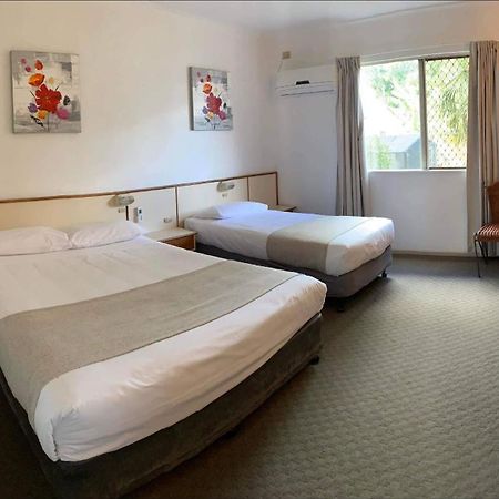 Wild Scotsman Motor Inn Gin Gin Qld Exteriör bild