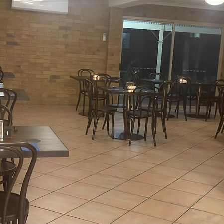 Wild Scotsman Motor Inn Gin Gin Qld Exteriör bild