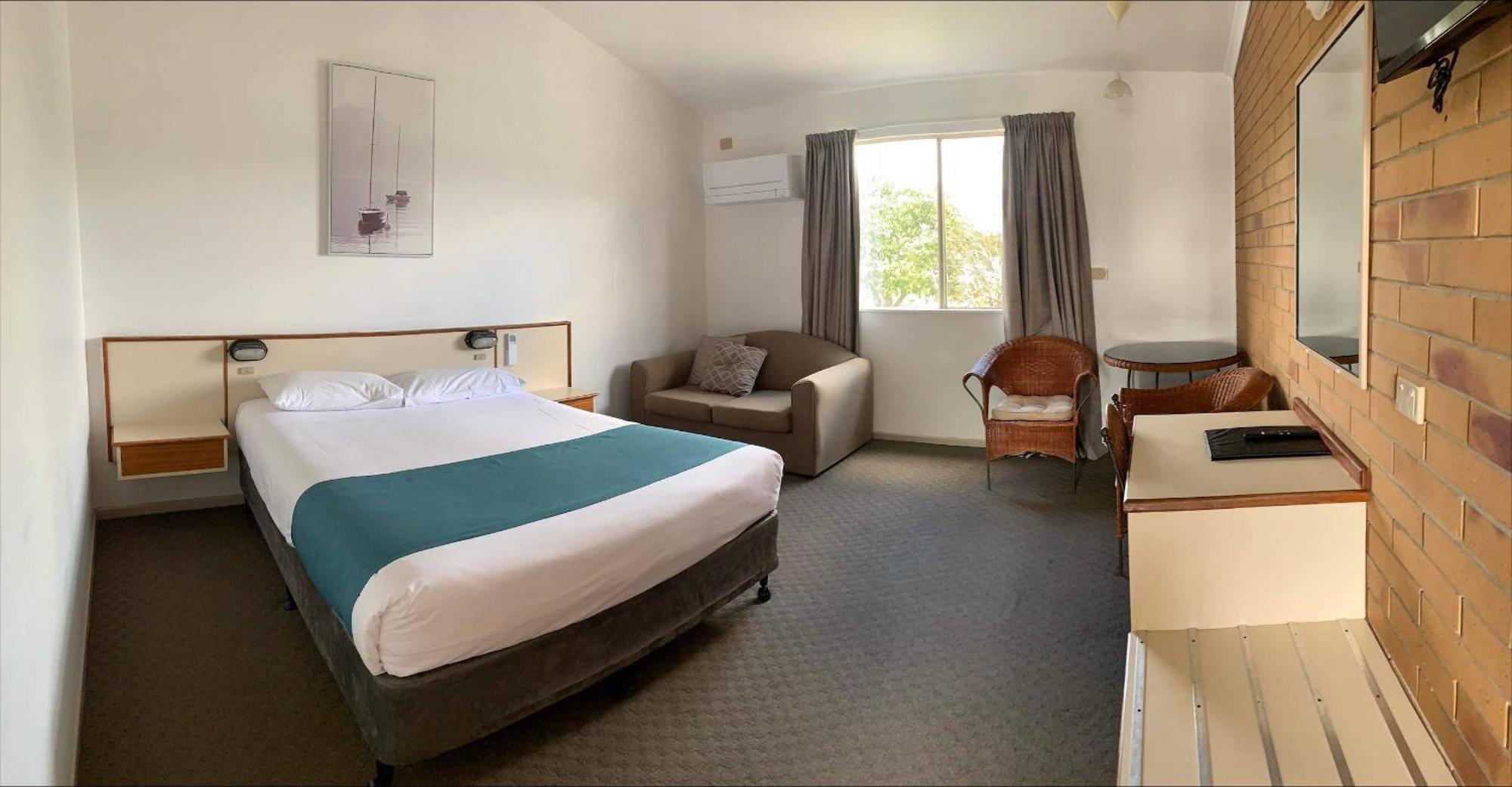 Wild Scotsman Motor Inn Gin Gin Qld Exteriör bild