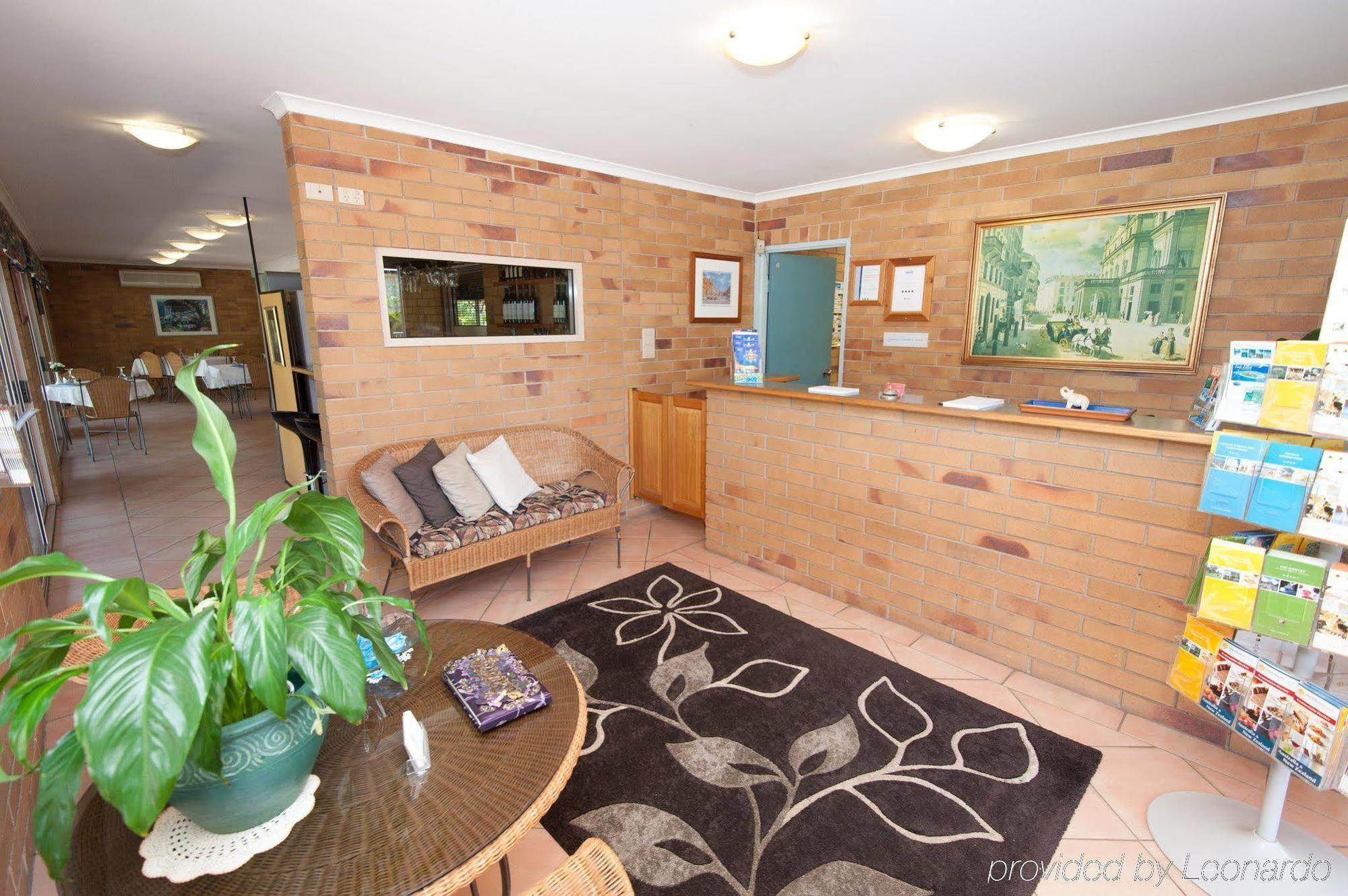 Wild Scotsman Motor Inn Gin Gin Qld Exteriör bild